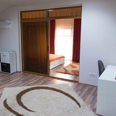 Penthouse De Lux Appartamento Gran Varadino Esterno foto