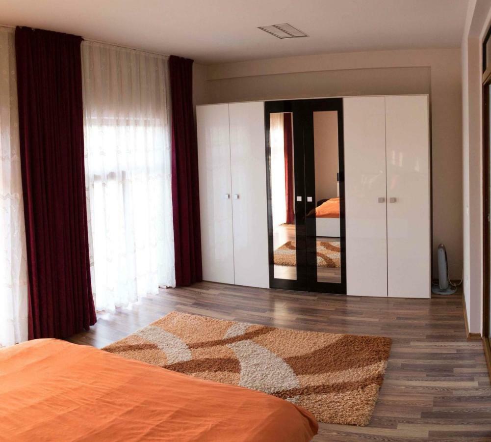 Penthouse De Lux Appartamento Gran Varadino Esterno foto
