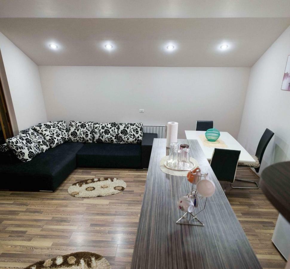Penthouse De Lux Appartamento Gran Varadino Esterno foto