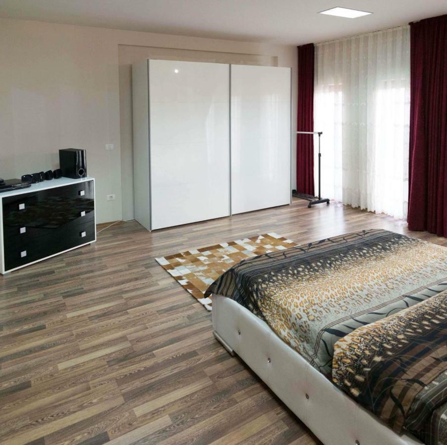 Penthouse De Lux Appartamento Gran Varadino Esterno foto